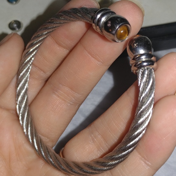 Bracelet with Interchangeable Gems - Picture 2 of 6